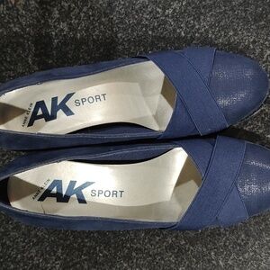 Ann Klein Sport Elegant Navy Blue Women's Heels- Size 9.5